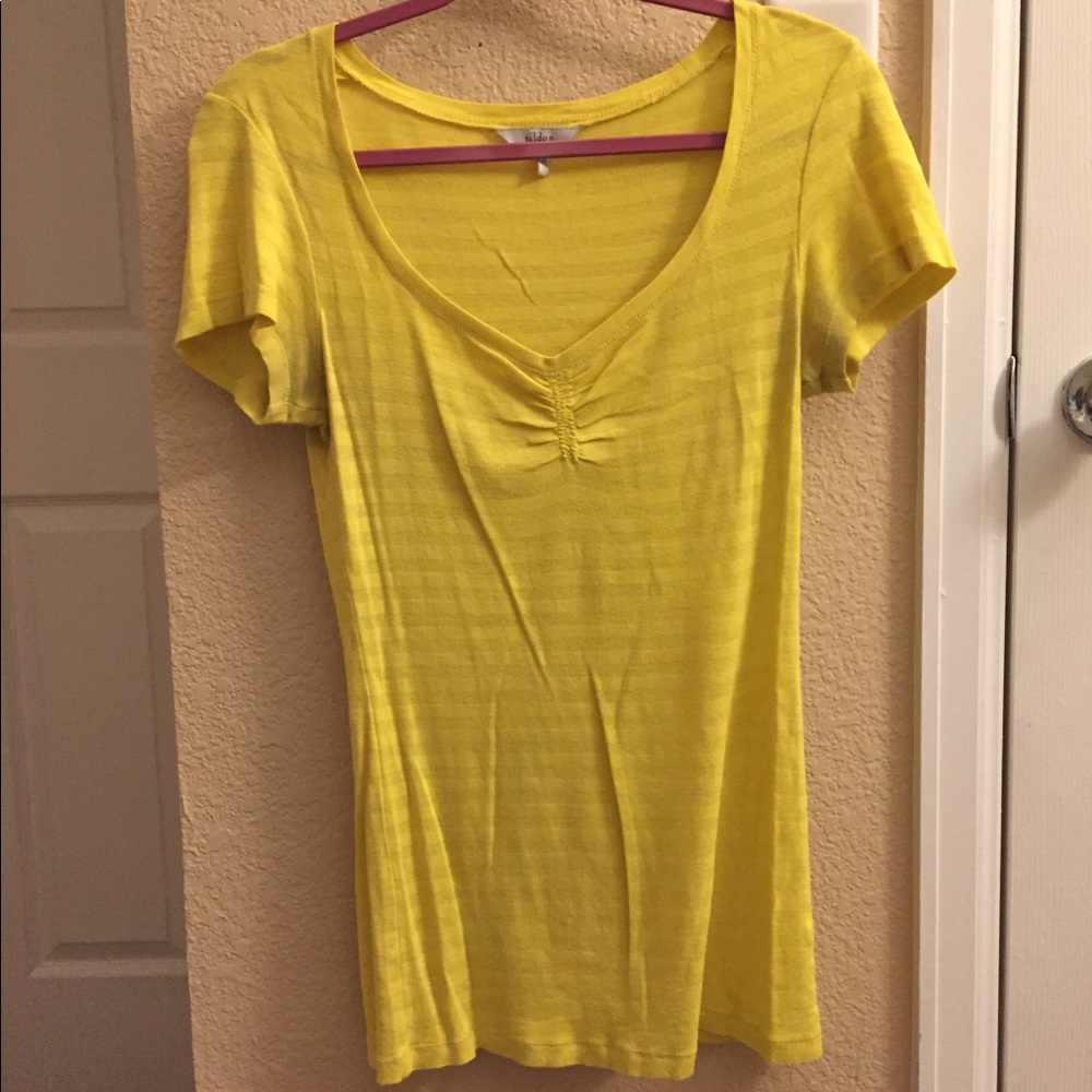 Sunshine yellow stripped v-neck shirt